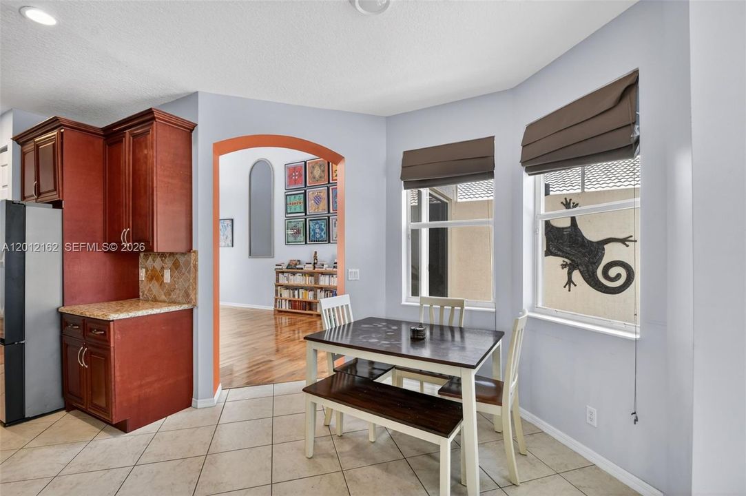 For Sale: $759,900 (5 beds, 3 baths, 2901 Square Feet)