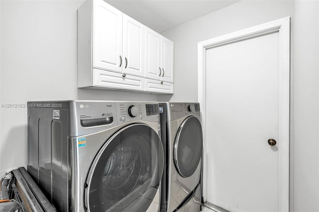 For Sale: $699,000 (3 beds, 2 baths, 2055 Square Feet)