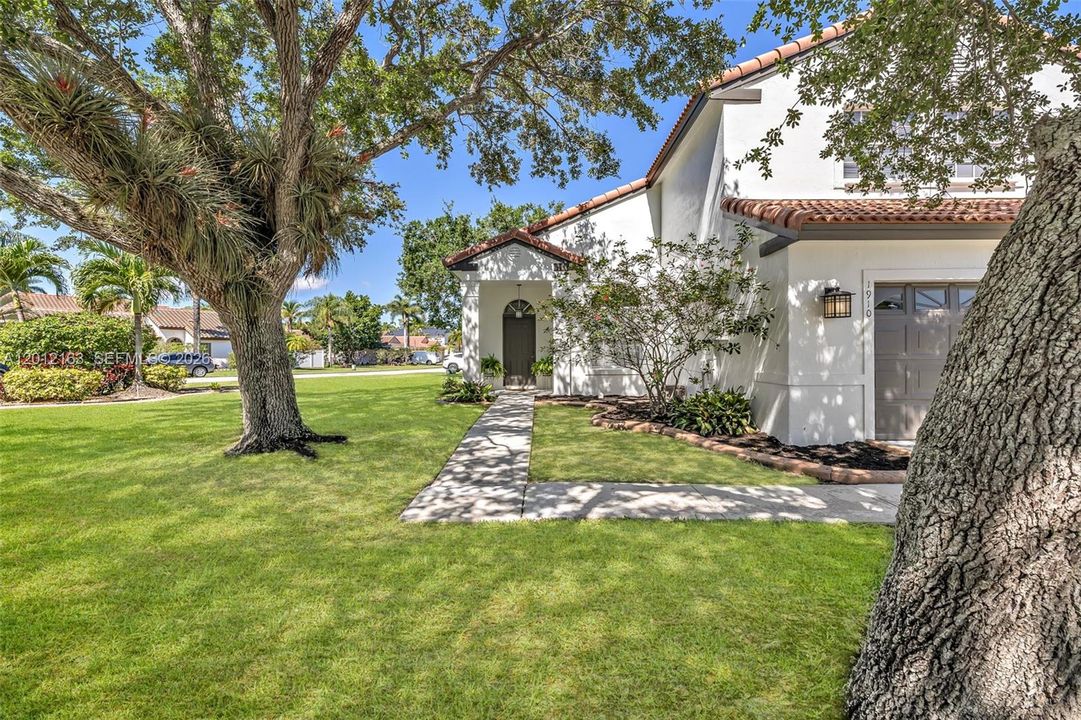 For Sale: $699,000 (3 beds, 2 baths, 2055 Square Feet)