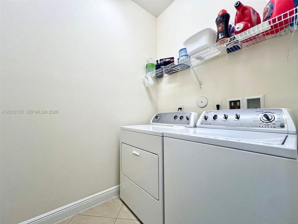 В аренду: $3,900 (3 спален, 3 ванн, 1725 Квадратных фут)