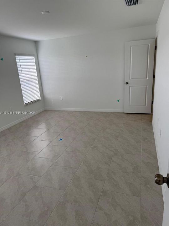 For Rent: $2,300 (4 beds, 2 baths, 1812 Square Feet)