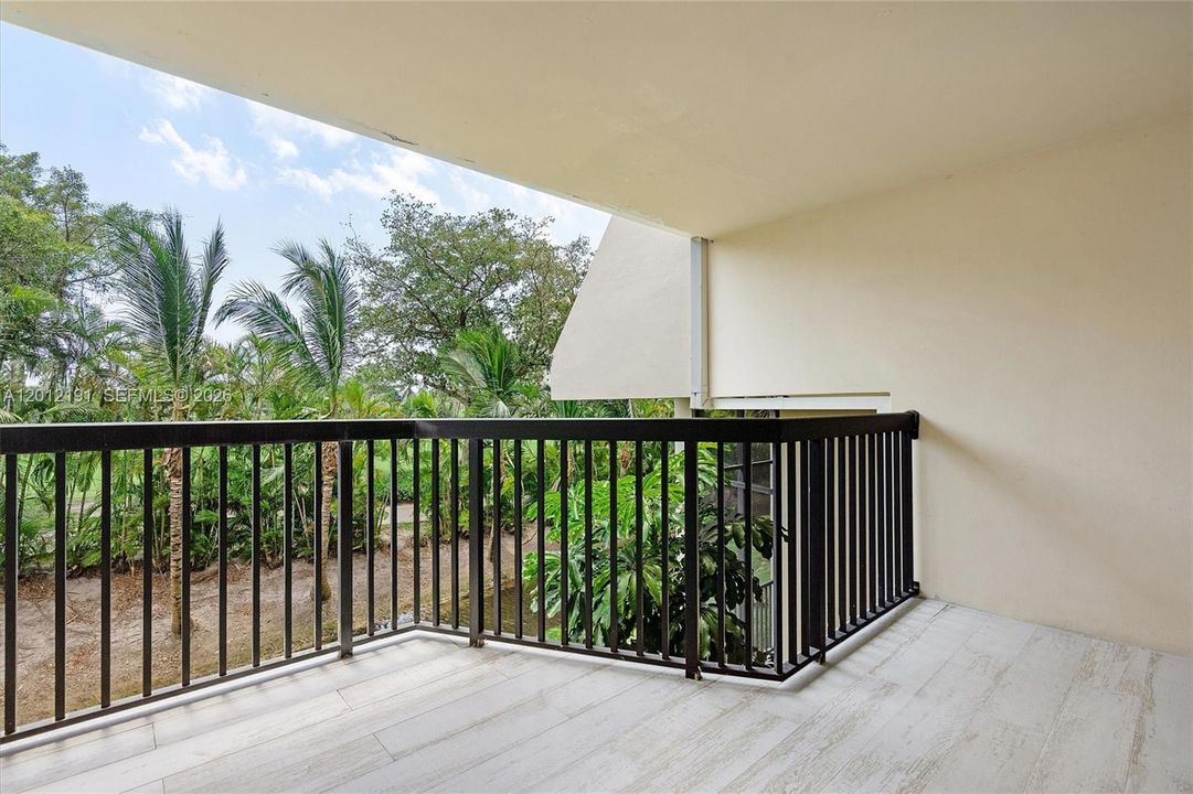 En Venta: $750,000 (2 camas, 3 baños, 2500 Pies cuadrados)