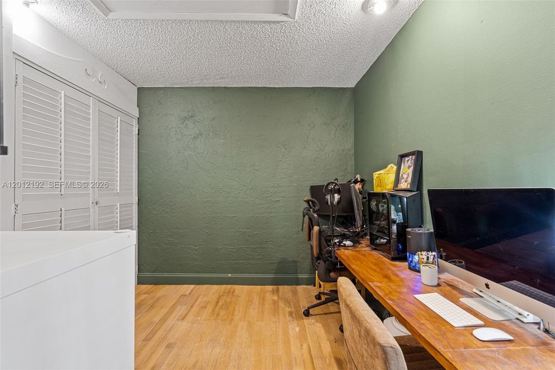 For Sale: $380,000 (3 beds, 2 baths, 1143 Square Feet)