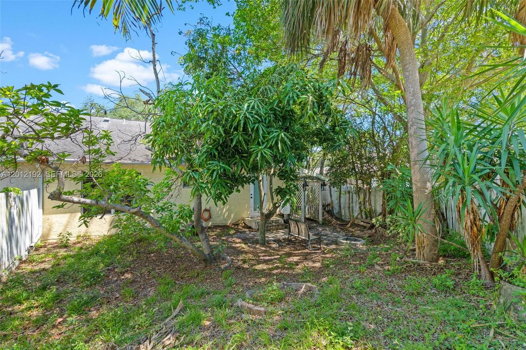 For Sale: $380,000 (3 beds, 2 baths, 1143 Square Feet)