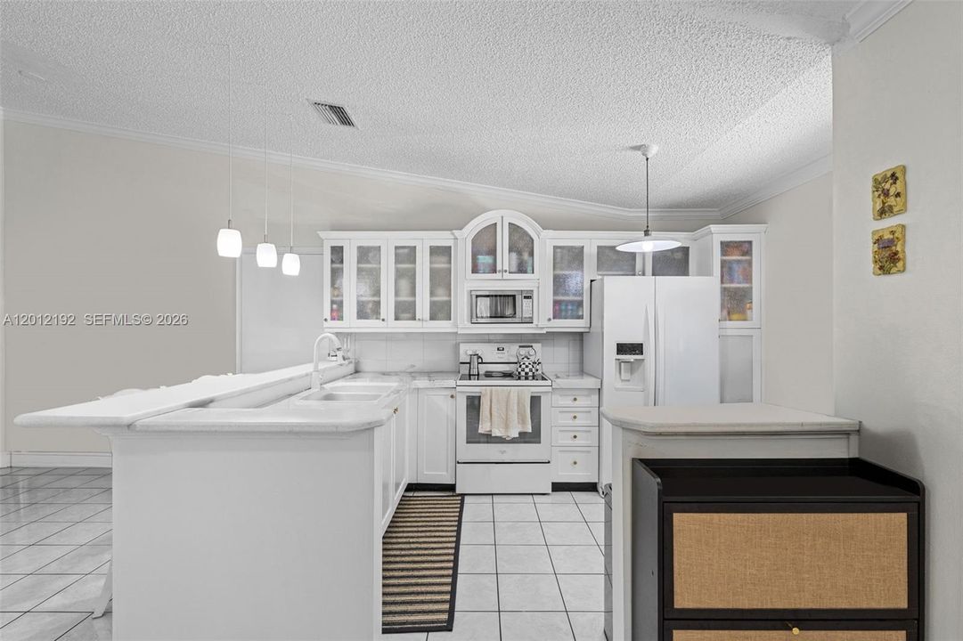 For Sale: $380,000 (3 beds, 2 baths, 1143 Square Feet)