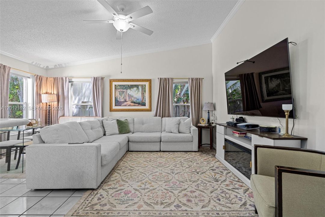 For Sale: $380,000 (3 beds, 2 baths, 1143 Square Feet)