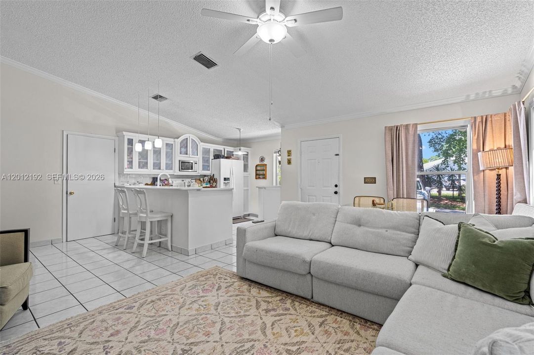 For Sale: $380,000 (3 beds, 2 baths, 1143 Square Feet)
