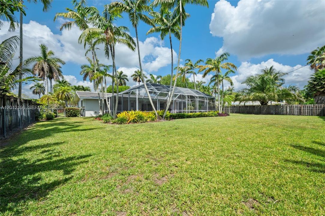For Sale: $1,100,000 (3 beds, 2 baths, 1576 Square Feet)