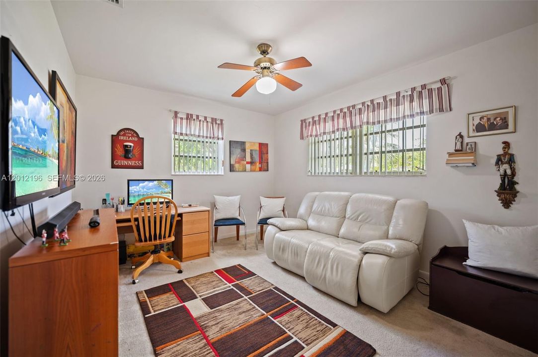 For Sale: $1,100,000 (3 beds, 2 baths, 1576 Square Feet)