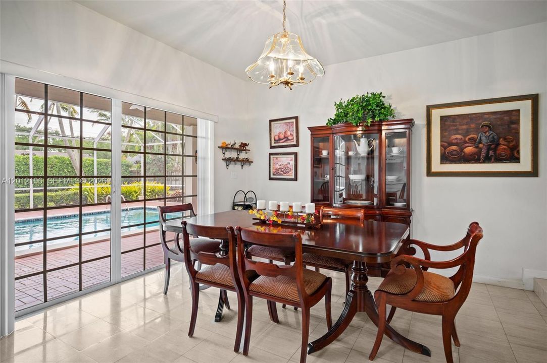 For Sale: $1,100,000 (3 beds, 2 baths, 1576 Square Feet)