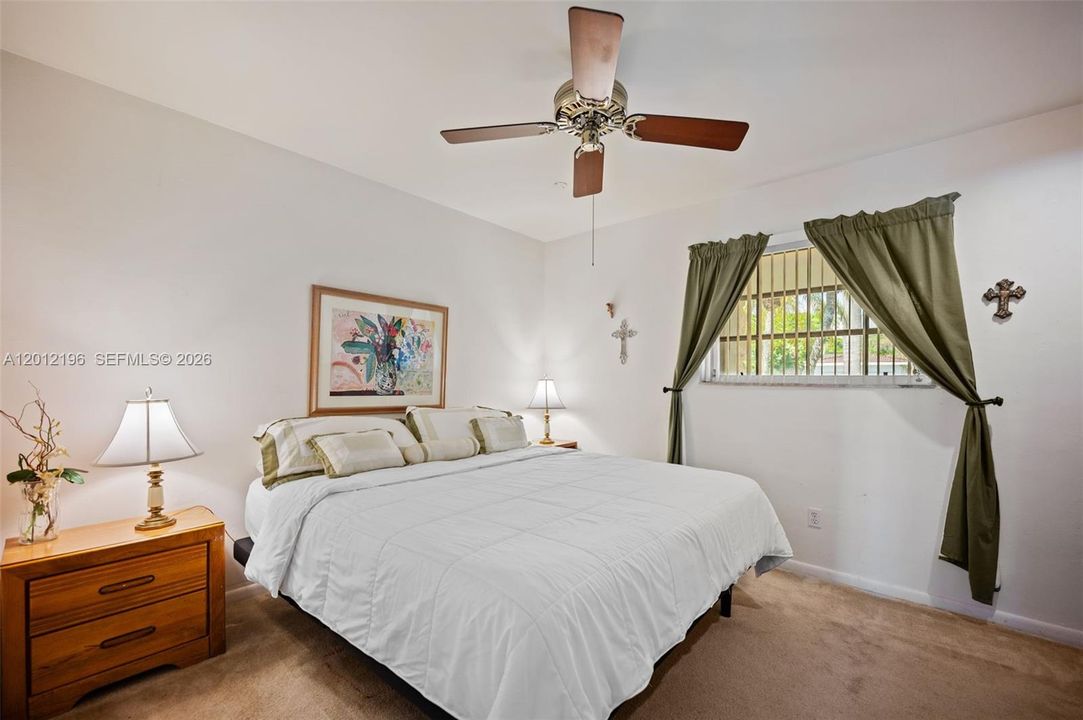 For Sale: $1,100,000 (3 beds, 2 baths, 1576 Square Feet)