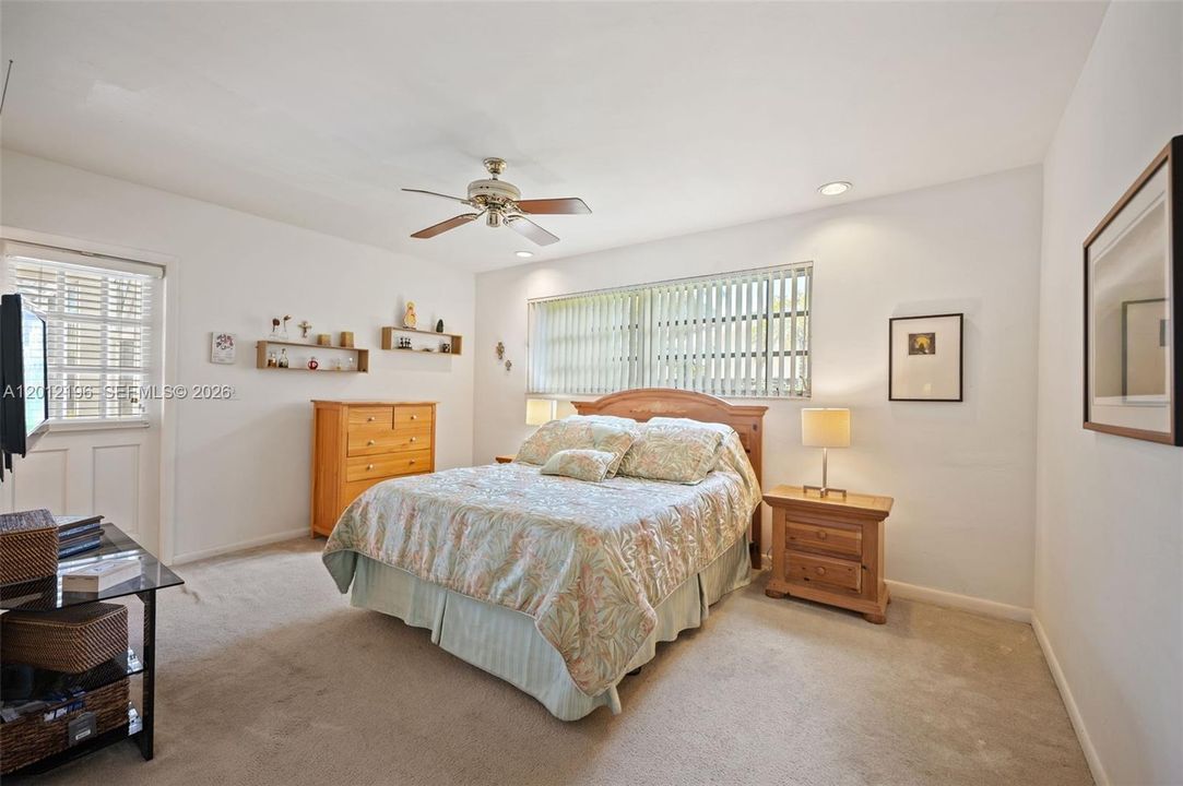 For Sale: $1,100,000 (3 beds, 2 baths, 1576 Square Feet)