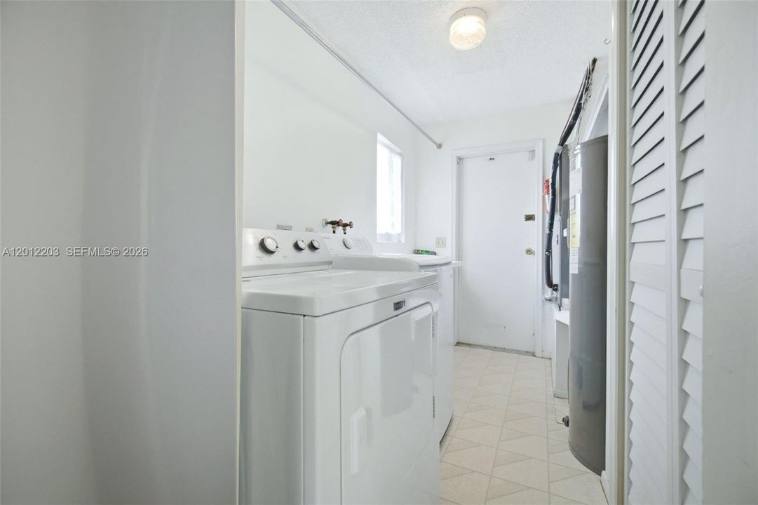 For Rent: $3,800 (3 beds, 2 baths, 1548 Square Feet)