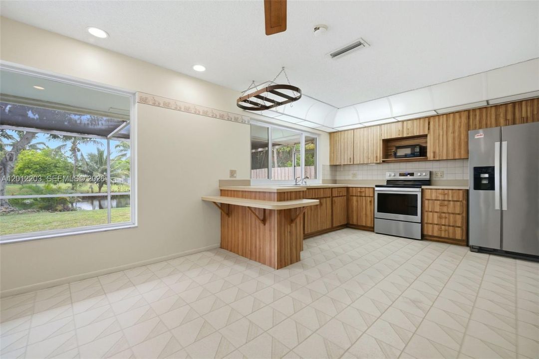 For Rent: $3,800 (3 beds, 2 baths, 1548 Square Feet)
