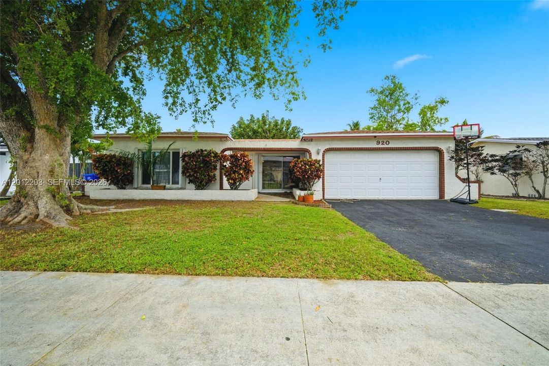 For Rent: $3,800 (3 beds, 2 baths, 1548 Square Feet)