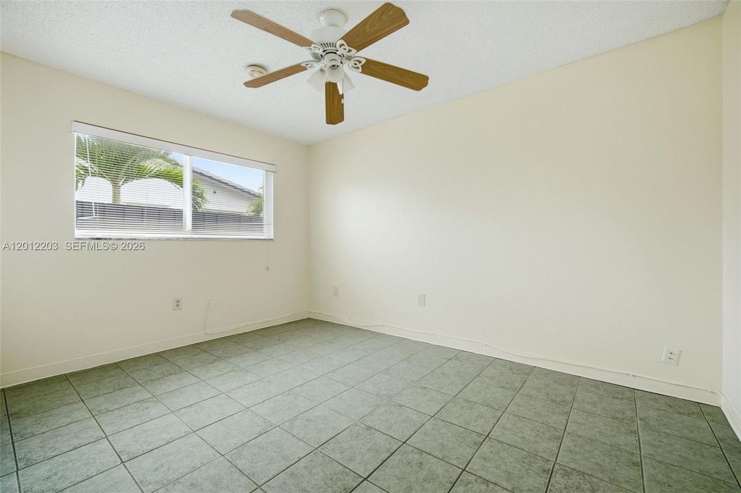 For Rent: $3,800 (3 beds, 2 baths, 1548 Square Feet)