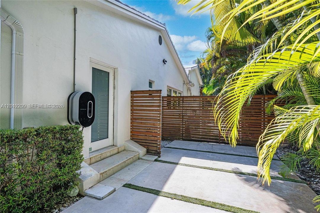 For Sale: $4,990,000 (4 beds, 3 baths, 3543 Square Feet)