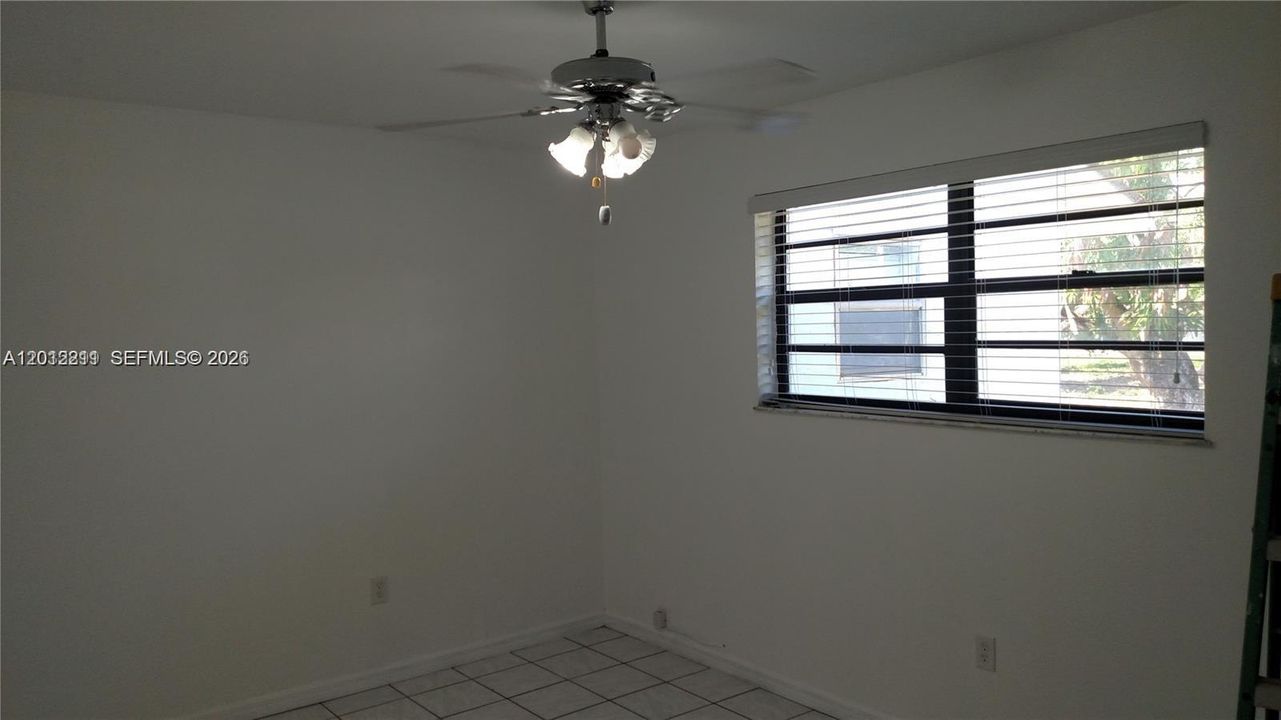 En Renta: $4,000 (4 camas, 3 baños, 2300 Pies cuadrados)