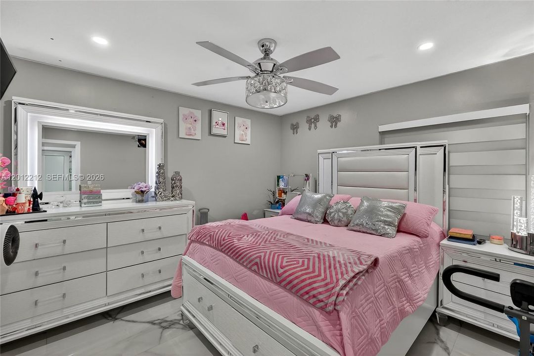 For Rent: $4,500 (3 beds, 2 baths, 1735 Square Feet)