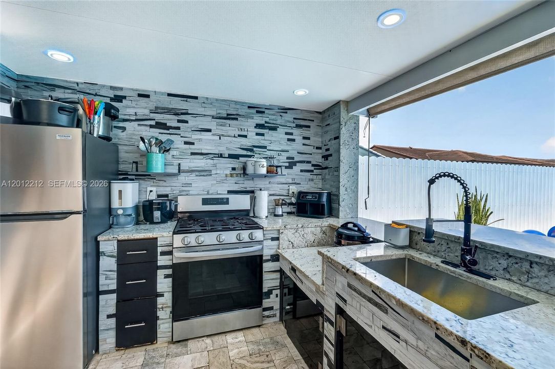 For Rent: $4,500 (3 beds, 2 baths, 1735 Square Feet)