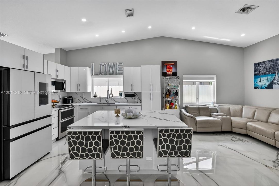 For Rent: $4,500 (3 beds, 2 baths, 1735 Square Feet)