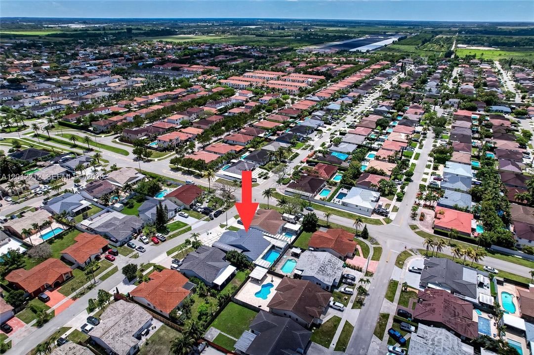 For Rent: $4,500 (3 beds, 2 baths, 1735 Square Feet)