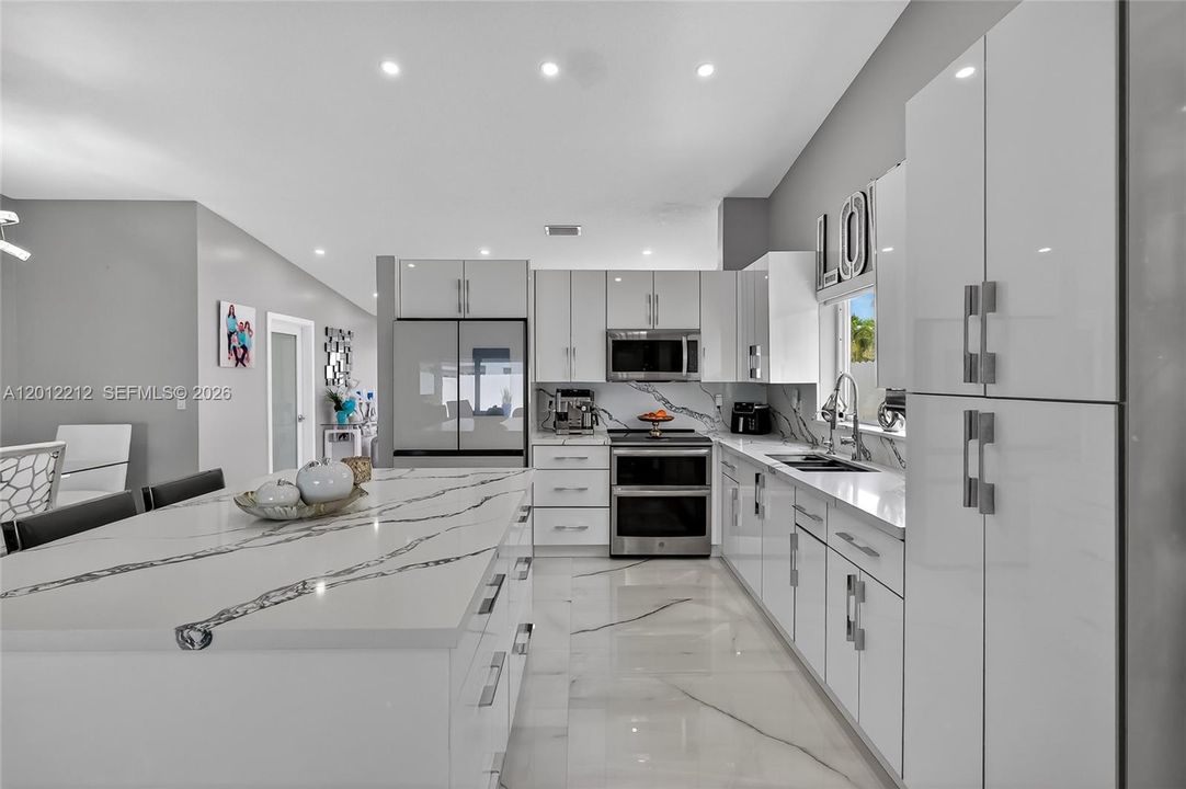 For Rent: $4,500 (3 beds, 2 baths, 1735 Square Feet)