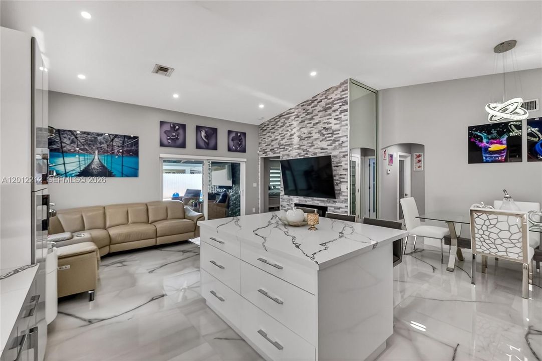 For Rent: $4,500 (3 beds, 2 baths, 1735 Square Feet)