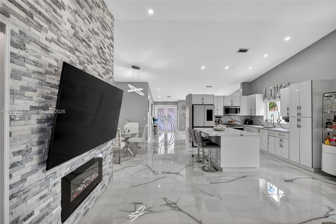 For Rent: $4,500 (3 beds, 2 baths, 1735 Square Feet)