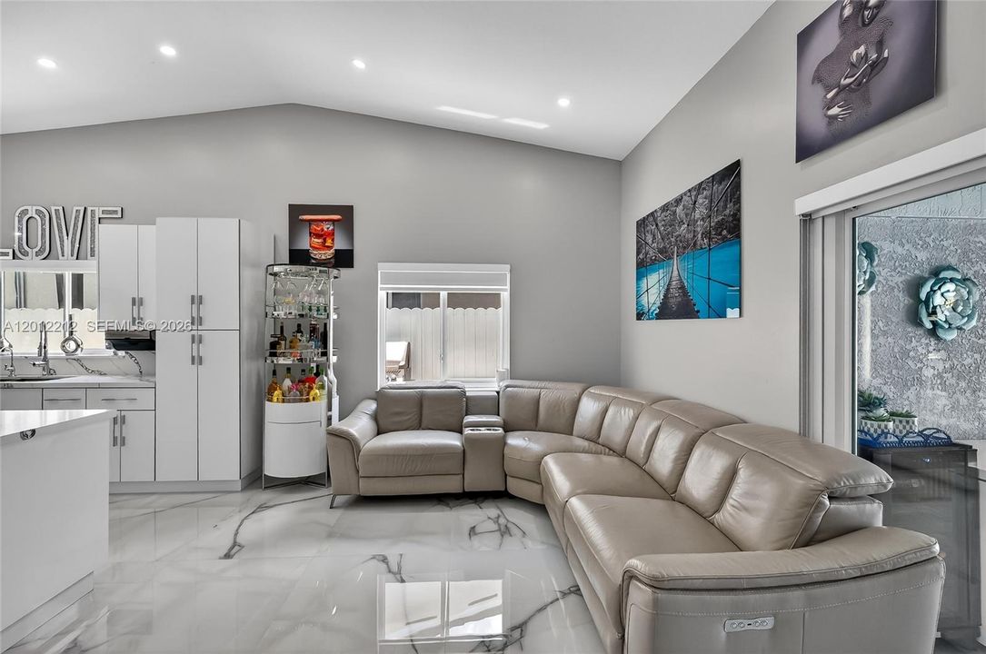 For Rent: $4,500 (3 beds, 2 baths, 1735 Square Feet)