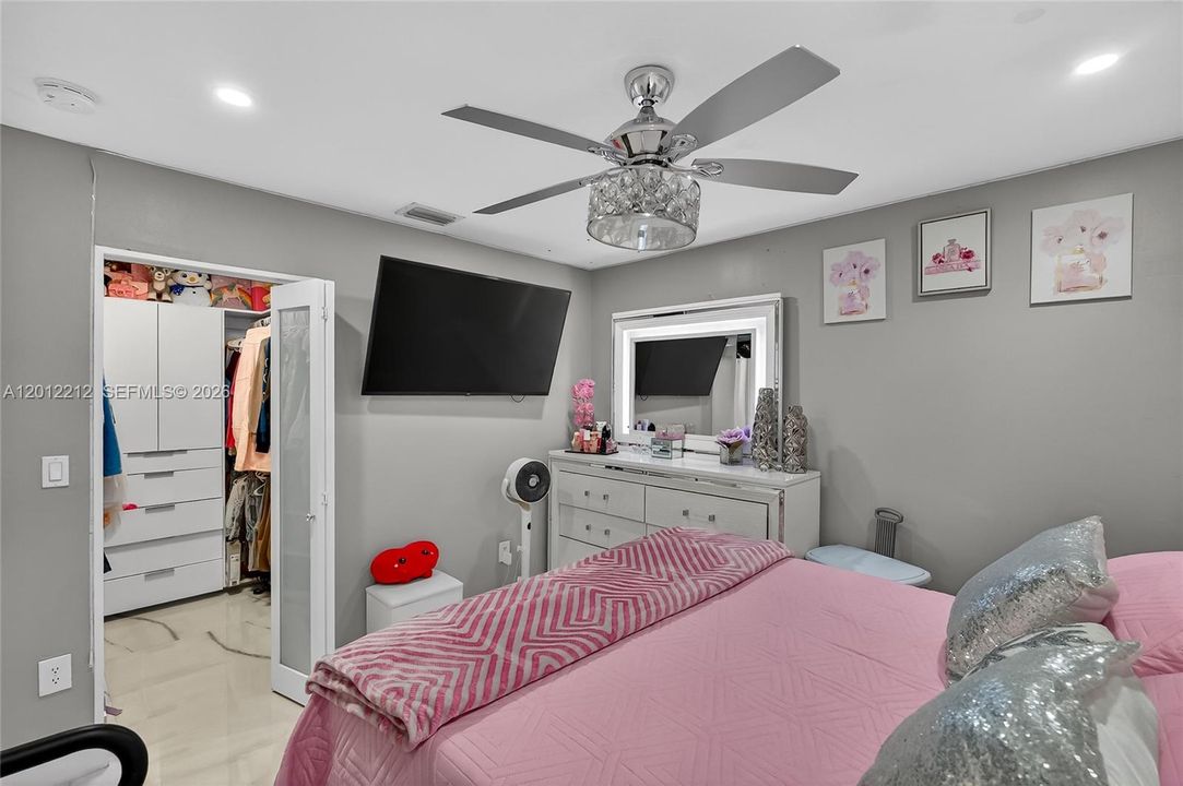 For Rent: $4,500 (3 beds, 2 baths, 1735 Square Feet)
