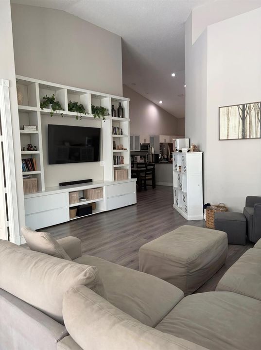 LIVINGROOM 4