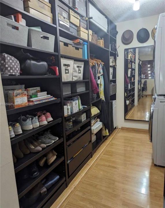 Active With Contract: $3,200 (3 beds, 2 baths, 1511 Square Feet)
