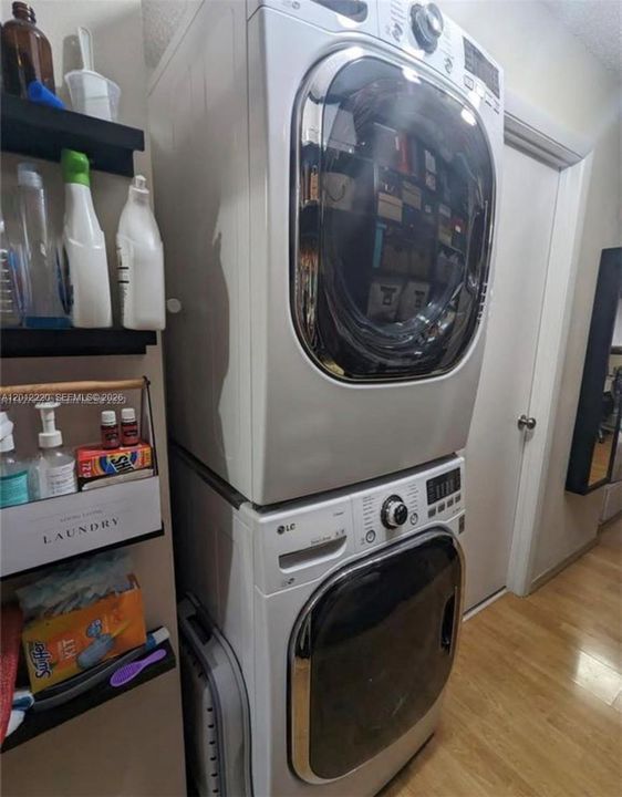Active With Contract: $3,200 (3 beds, 2 baths, 1511 Square Feet)