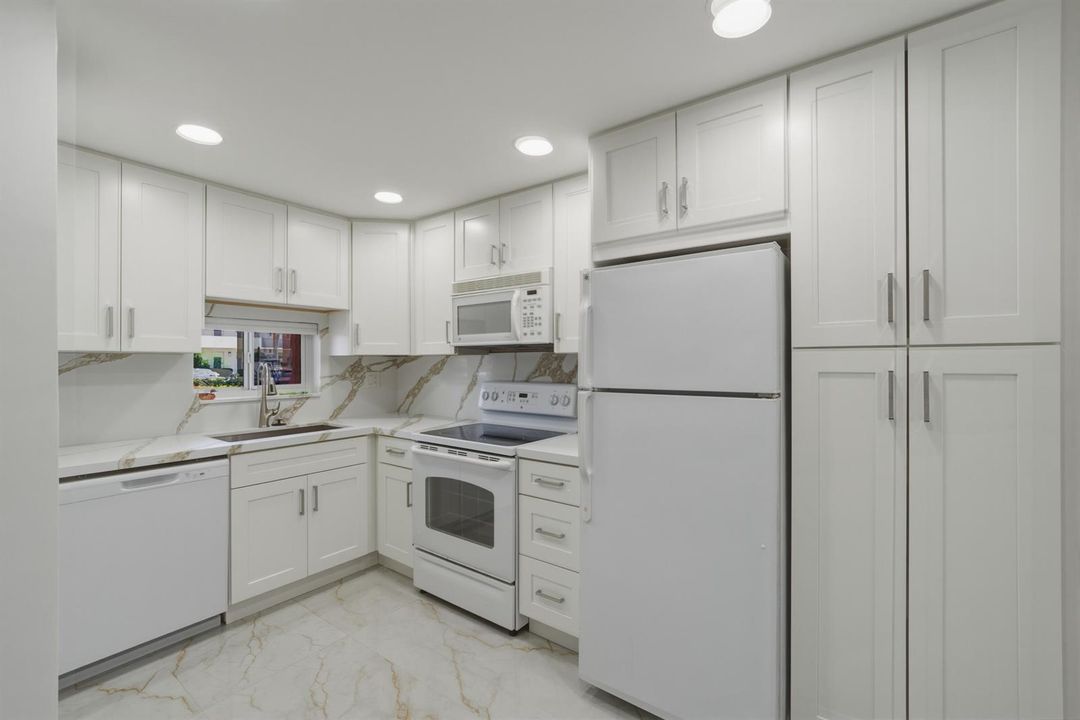 1. Full Kitchen USE