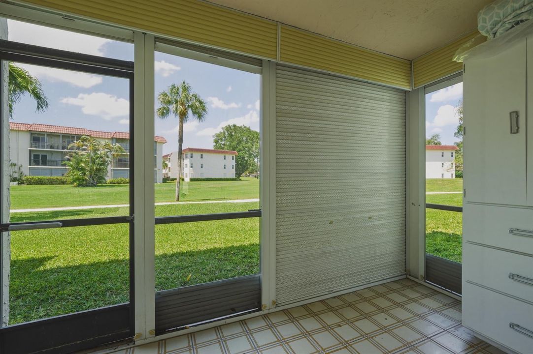 18. Patio Right