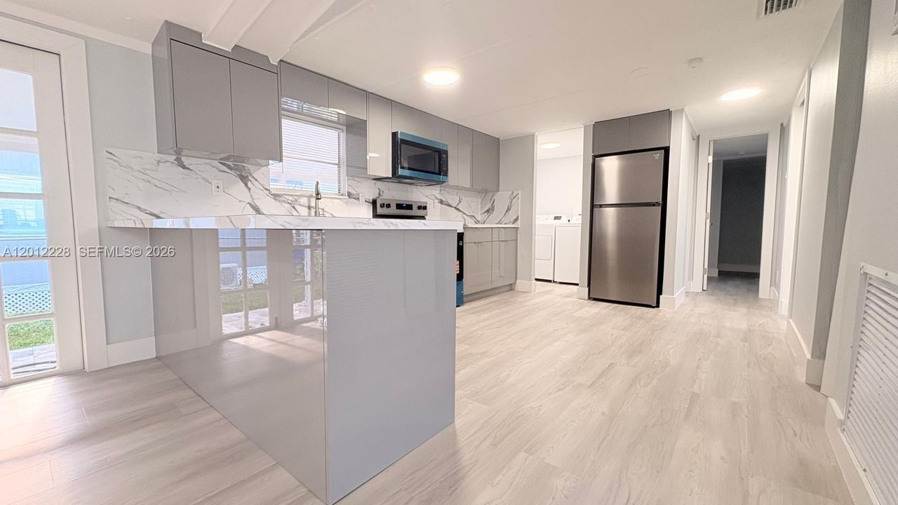 Под контрактом: $309,999 (3 спален, 2 ванн, 1440 Квадратных фут)