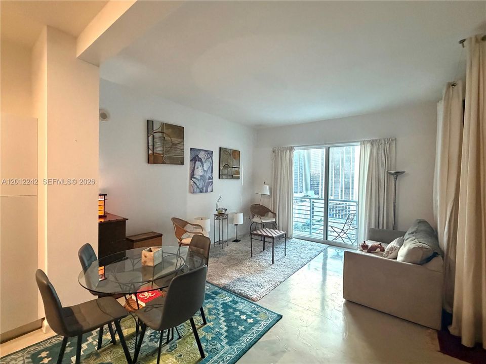 Activo con contrato: $2,450 (1 camas, 1 baños, 712 Pies cuadrados)