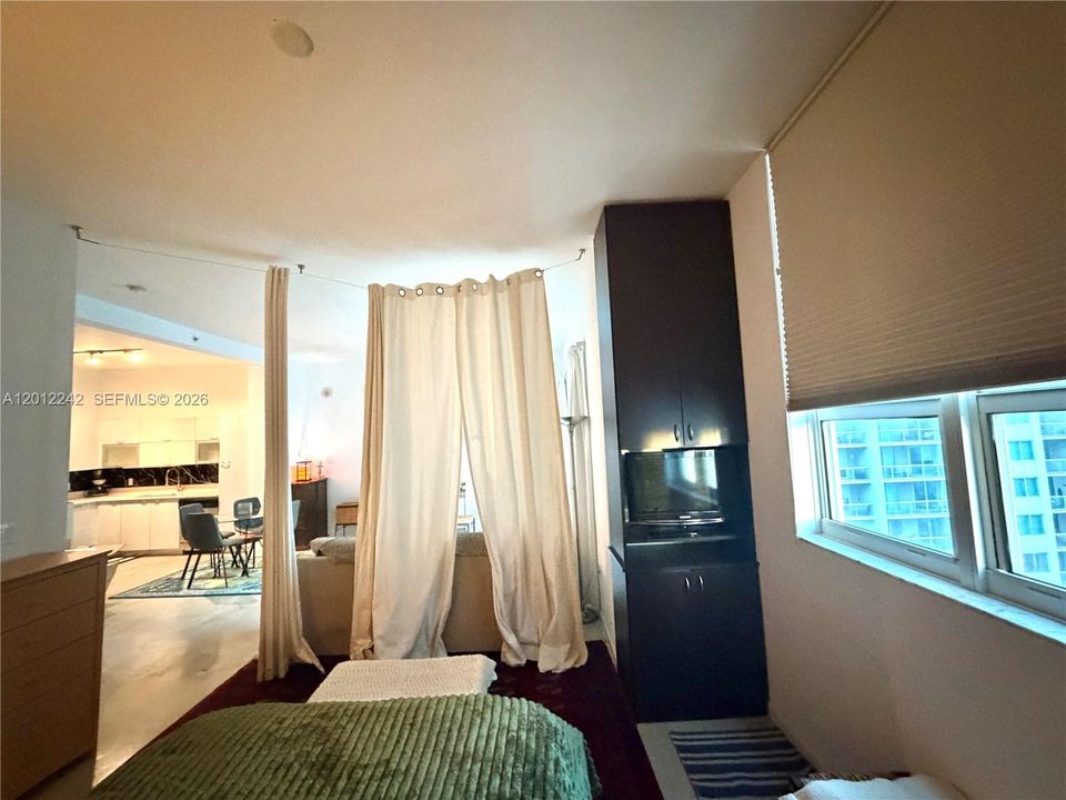 Activo con contrato: $2,450 (1 camas, 1 baños, 712 Pies cuadrados)