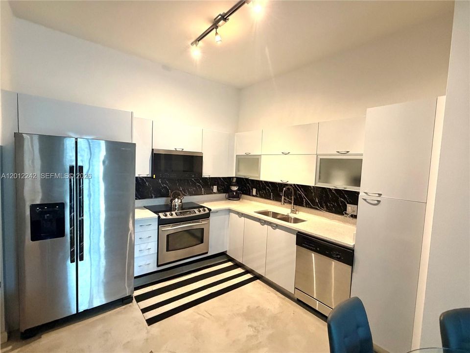 Activo con contrato: $2,450 (1 camas, 1 baños, 712 Pies cuadrados)