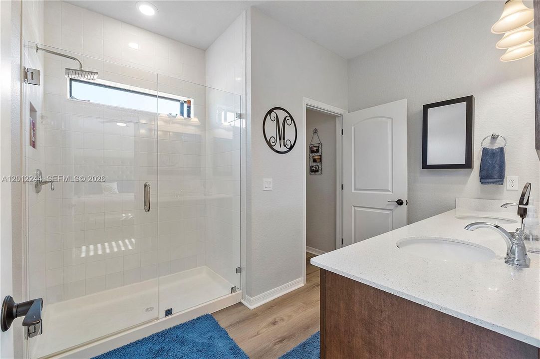 For Sale: $555,000 (3 beds, 2 baths, 1895 Square Feet)