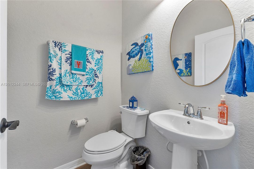 For Sale: $555,000 (3 beds, 2 baths, 1895 Square Feet)