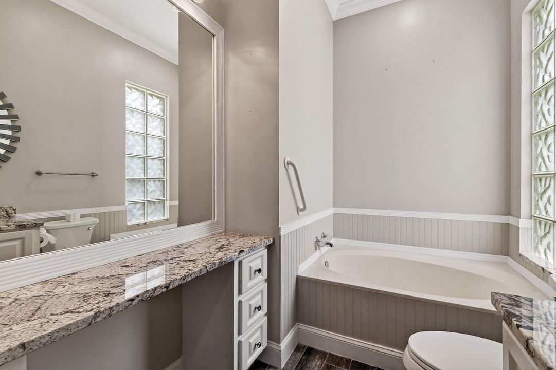 8080SEPaurotisLane(30)
