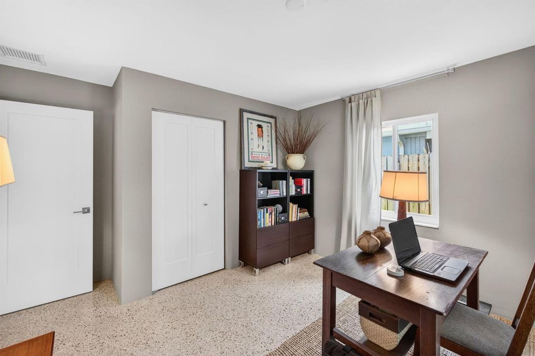27 Guest Bedroom