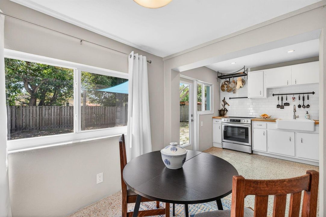 16 Dining Room Kitchen