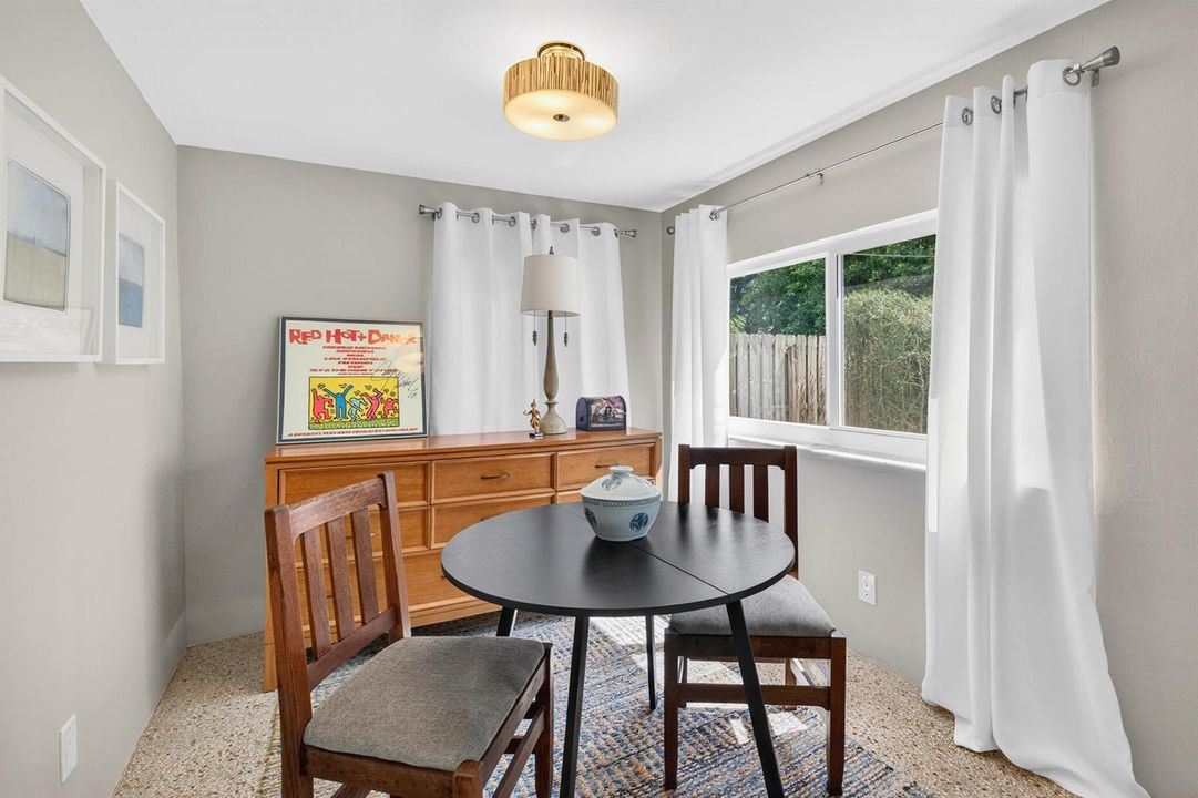 15 Dining Room