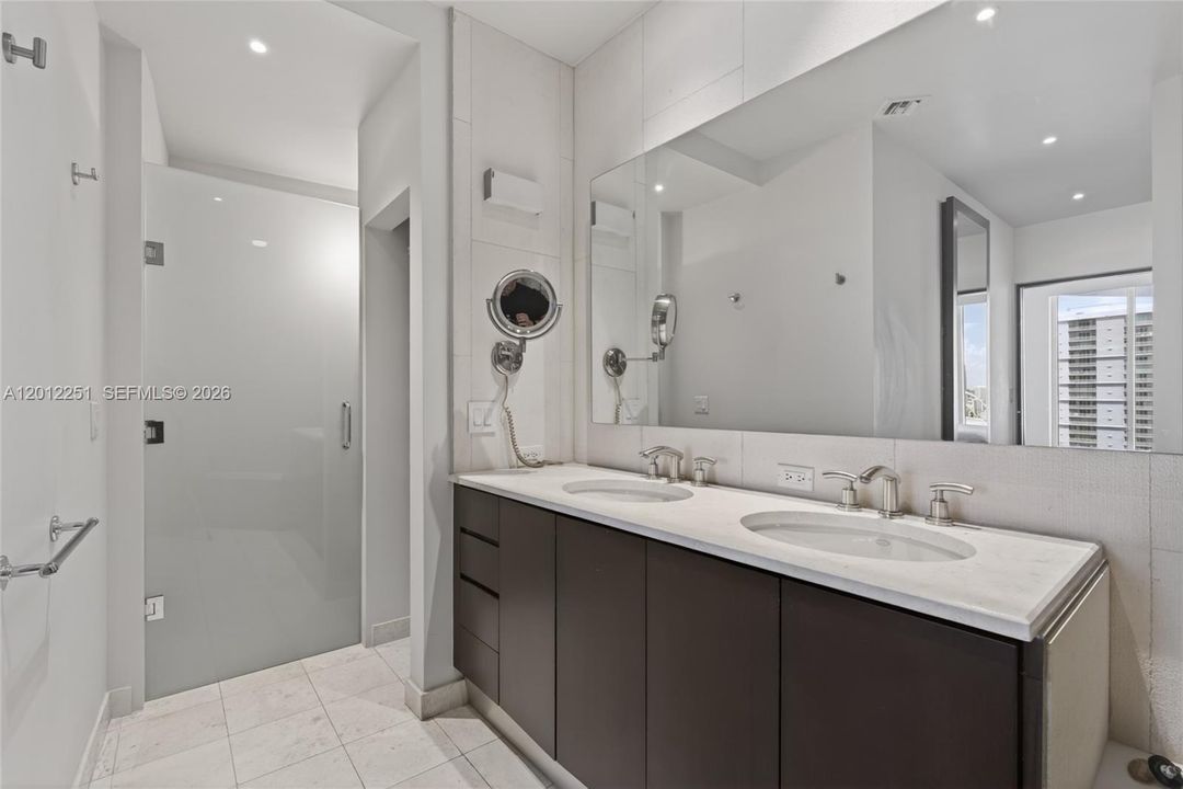Active With Contract: $1,750,000 (2 beds, 2 baths, 1784 Square Feet)