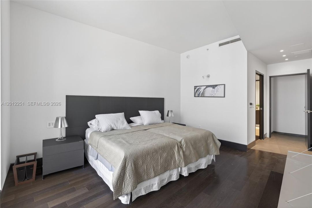 Active With Contract: $1,750,000 (2 beds, 2 baths, 1784 Square Feet)