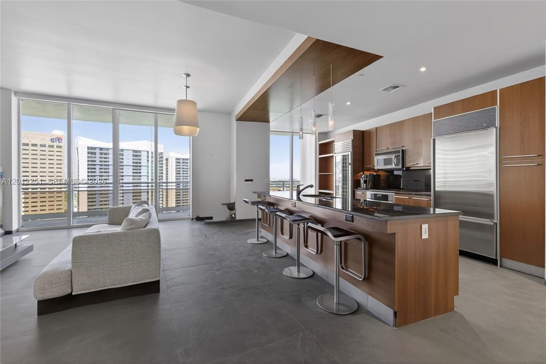 Active With Contract: $1,750,000 (2 beds, 2 baths, 1784 Square Feet)