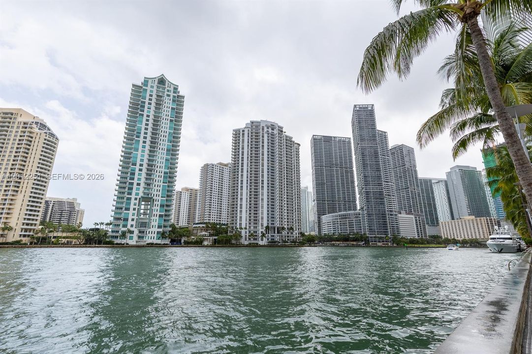 Active With Contract: $1,750,000 (2 beds, 2 baths, 1784 Square Feet)